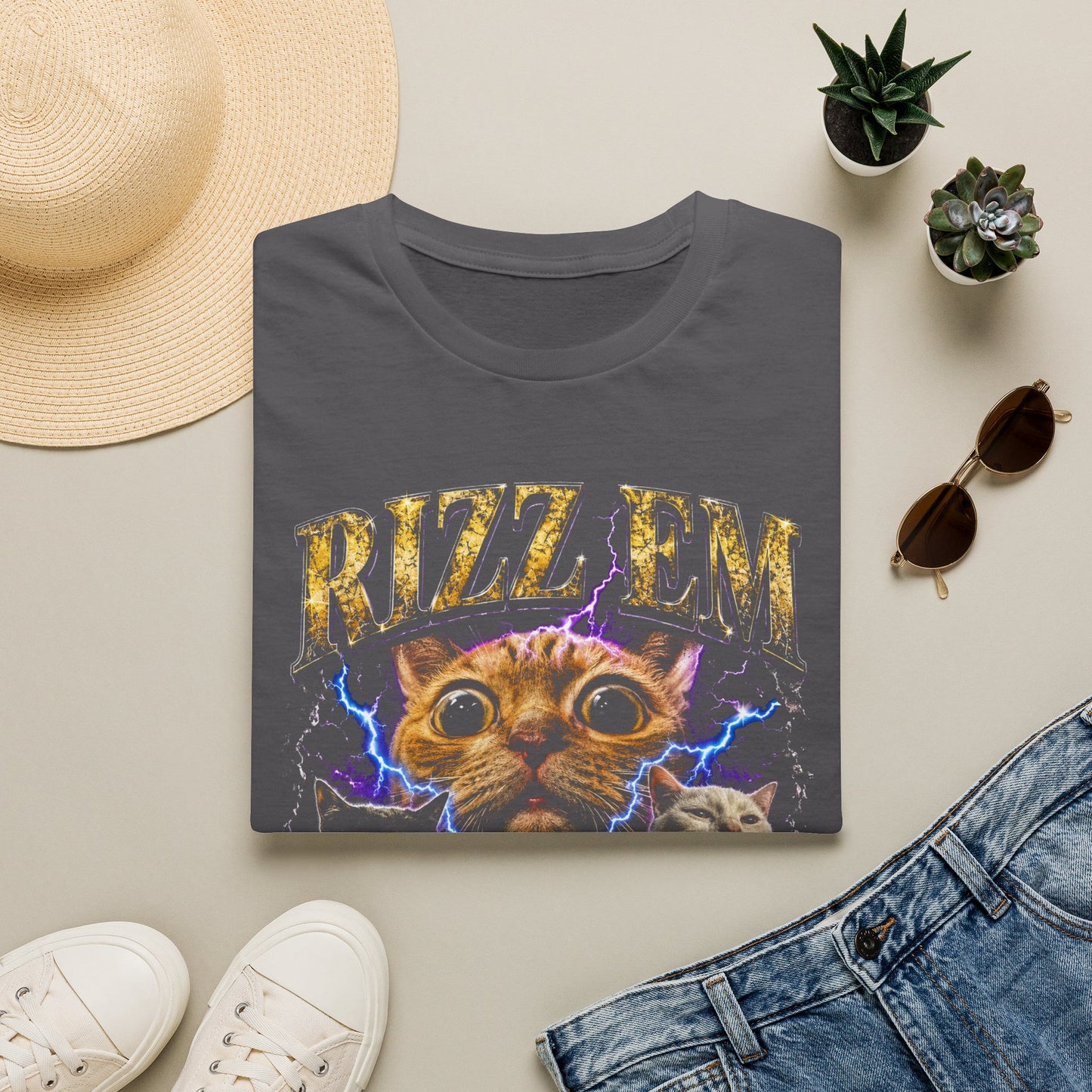 Kizzen Kitten T-Shirt